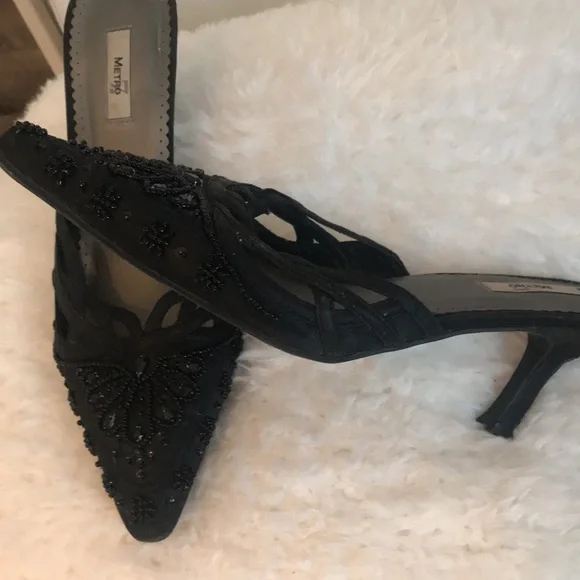 Shoes - Picture 3 of 4